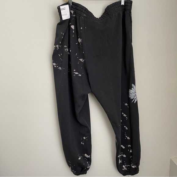 Nike DQ4326-010 Sweatpants - Picture 3 of 9